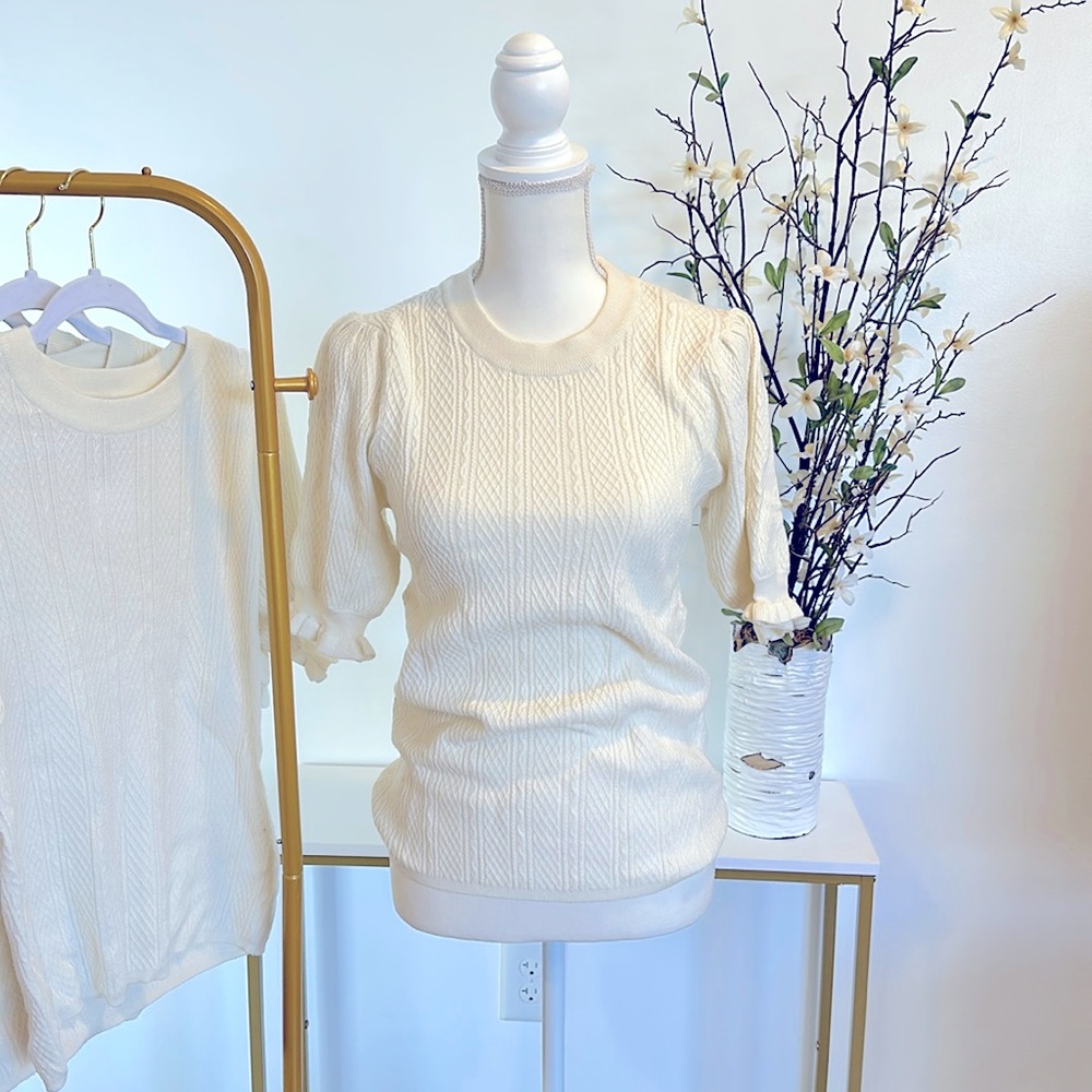 Lightweight short sleeve sweater